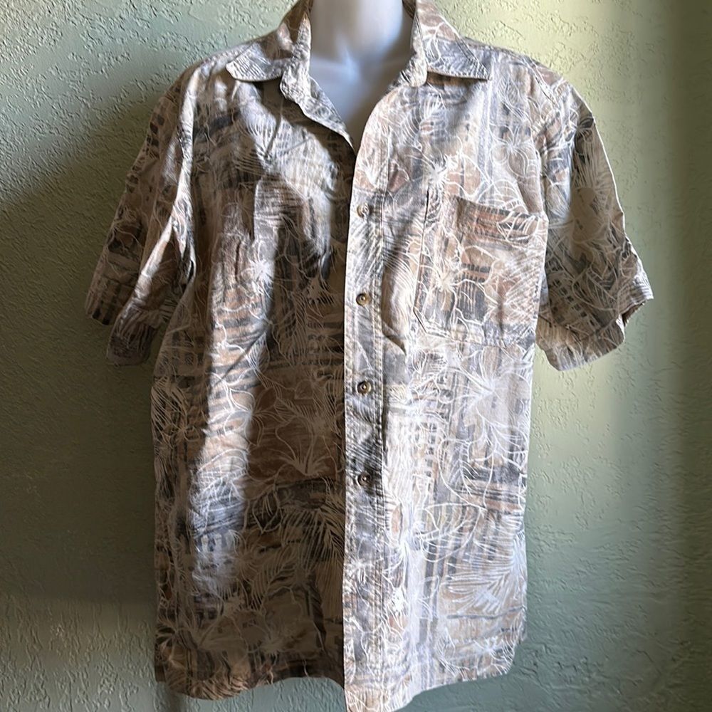 Croft & Barrow Men’s Casual Button Down Shirt Size Medium – Classic Style